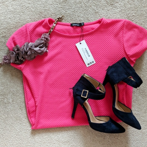 Dresses & Skirts - NWT textured hot pink bodycon mini